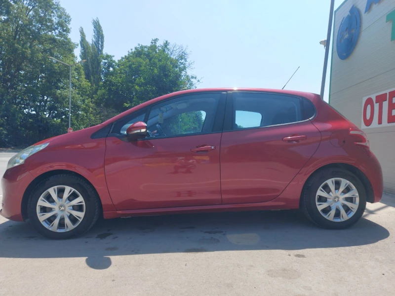 Peugeot 208, снимка 4 - Автомобили и джипове - 50821365