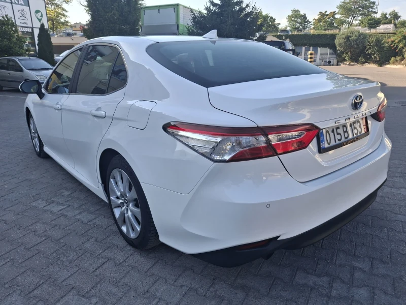 Toyota Camry 2.5 Hybrid, снимка 8 - Автомобили и джипове - 51024320