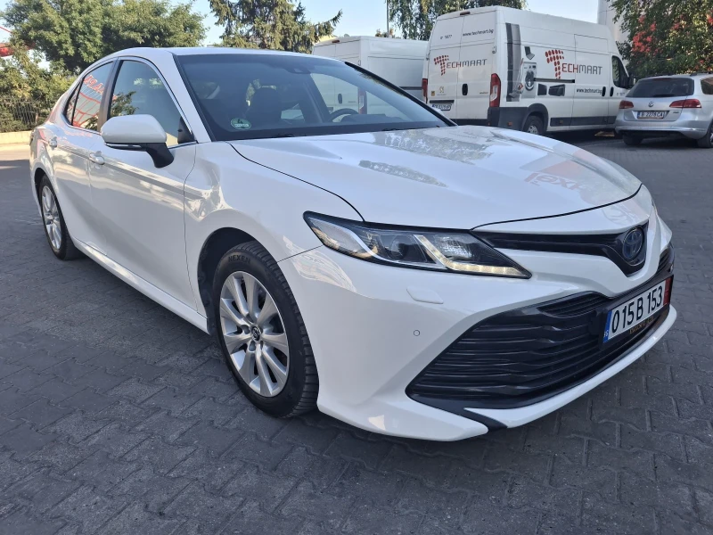 Toyota Camry 2.5 Hybrid, снимка 3 - Автомобили и джипове - 51024320