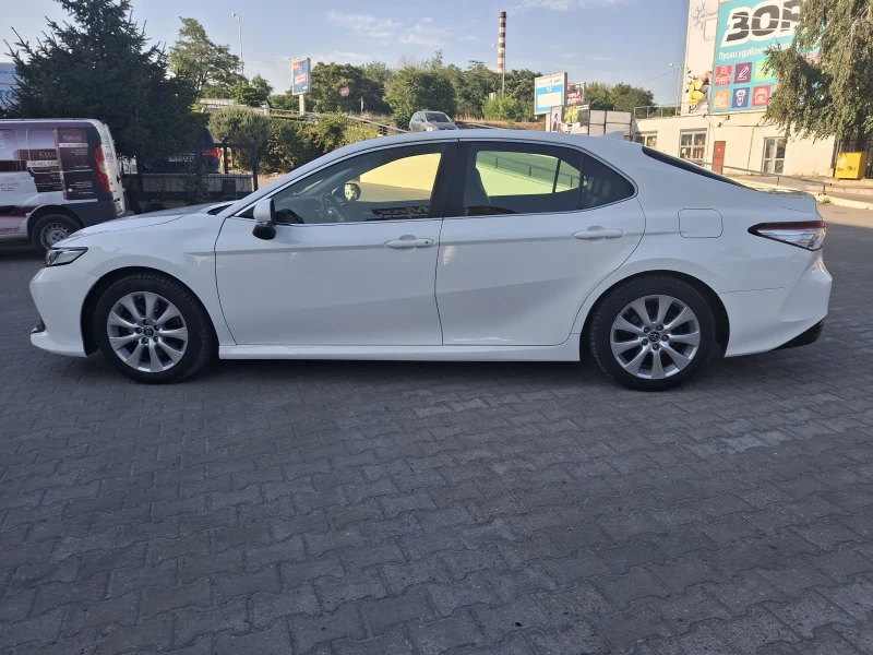 Toyota Camry 2.5 Hybrid, снимка 9 - Автомобили и джипове - 51024320