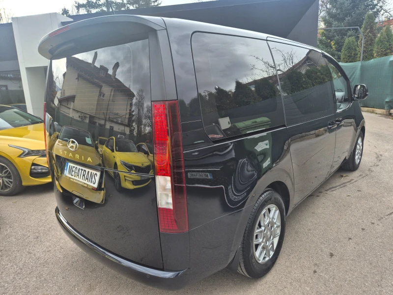 Hyundai Staria 2.2 CRDI 8+ 1 ДДС - Наличен в БГ, снимка 3 - Автомобили и джипове - 52554001