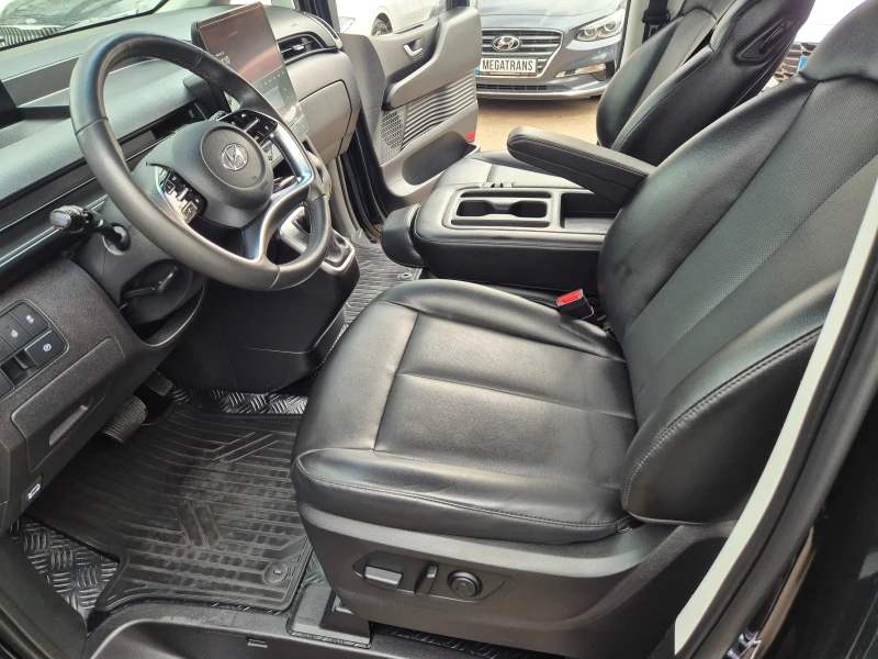 Hyundai Staria 2.2 CRDI 8+ 1 ДДС - Наличен в БГ, снимка 4 - Автомобили и джипове - 52554001