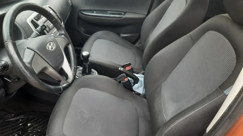 Hyundai I20, снимка 12 - Автомобили и джипове - 52771866