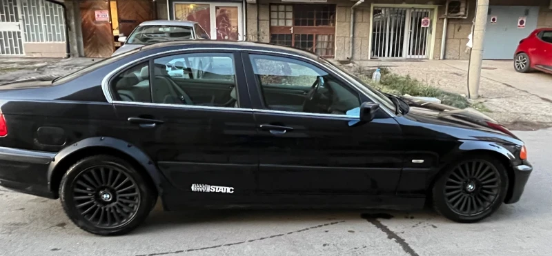 BMW 323 323, снимка 3 - Автомобили и джипове - 53134507