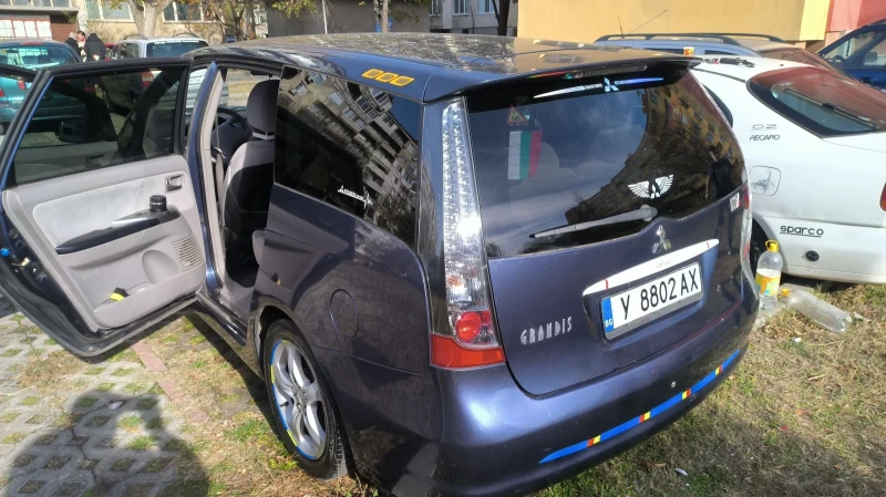 Mitsubishi Grandis 2.4iLPG, снимка 3 - Автомобили и джипове - 53298538