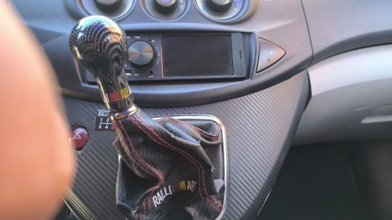 Mitsubishi Grandis 2.4iLPG, снимка 6 - Автомобили и джипове - 53298538