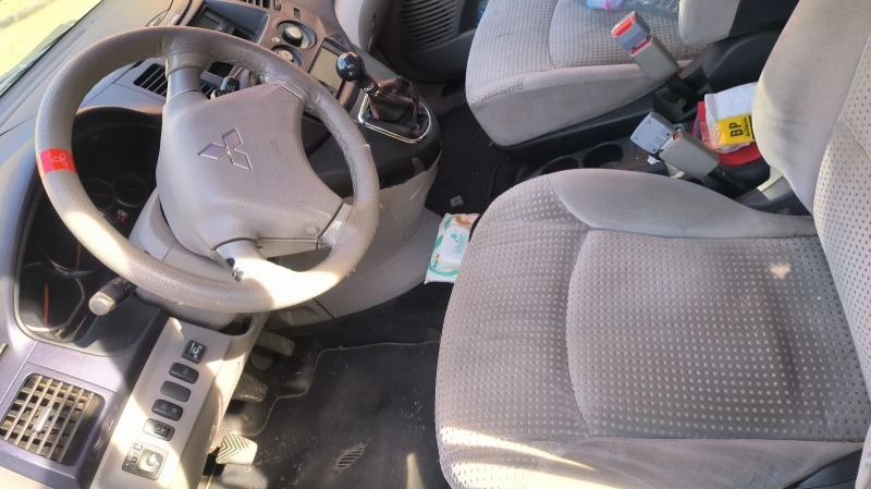 Mitsubishi Grandis 2.4iLPG, снимка 9 - Автомобили и джипове - 53298538