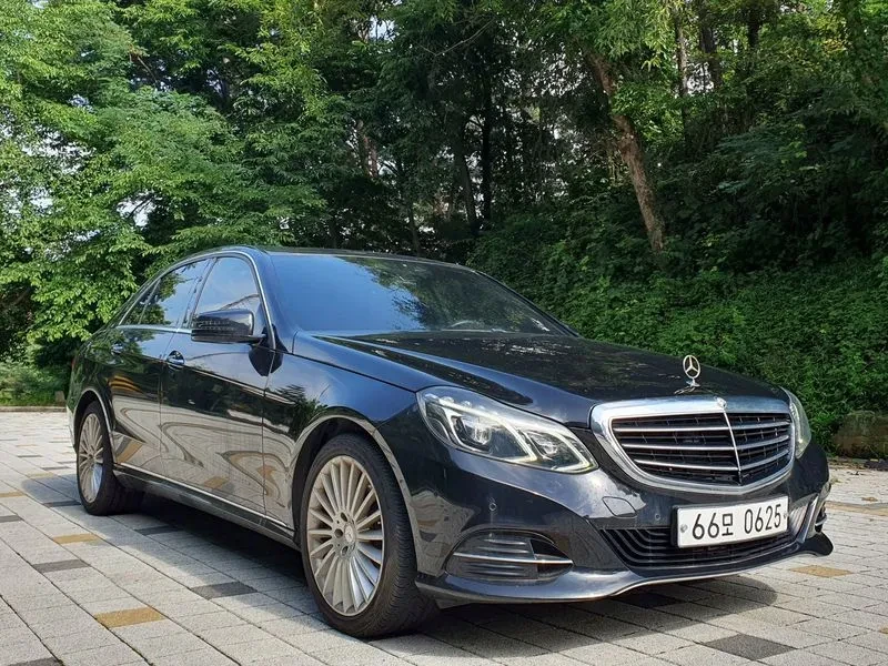 Mercedes-Benz E 300 W212 E300 Elegance, снимка 4 - Автомобили и джипове - 55259577