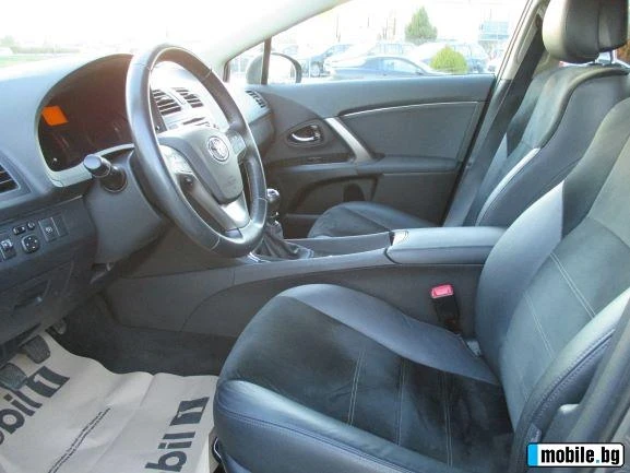 Toyota Avensis 2.0 /124кс, снимка 14 - Автомобили и джипове - 56018936