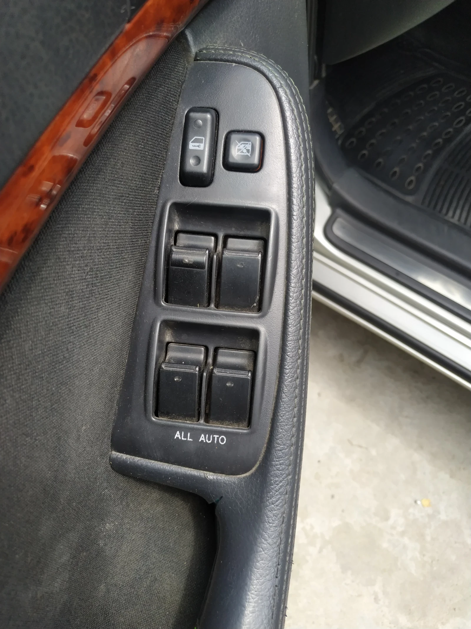 Toyota Avensis  - изображение 8