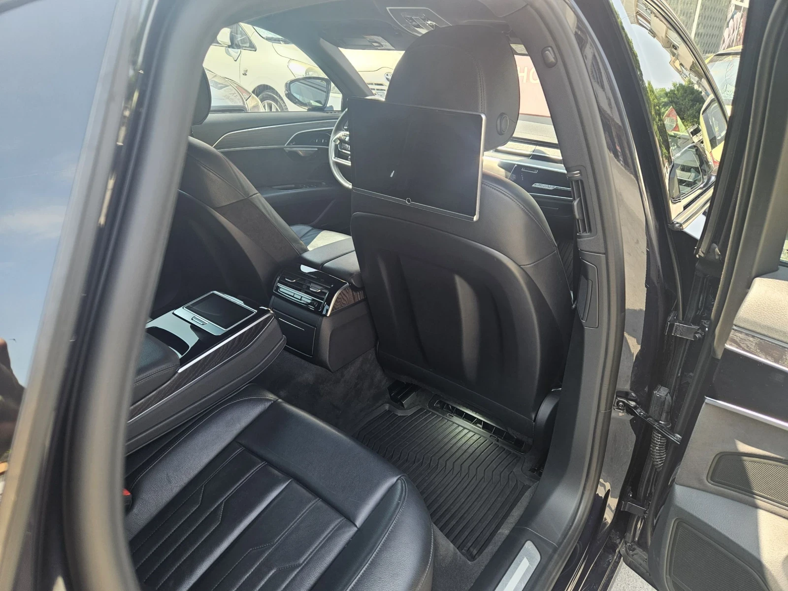 Audi A8 5.0 TDi - изображение 8