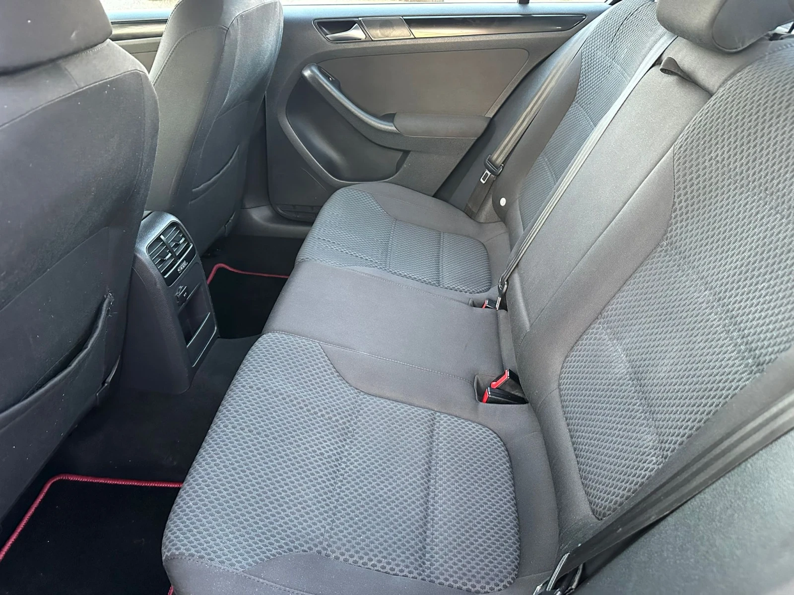 VW Jetta 1, 600TDI EURO5B | Mobile.bg   11