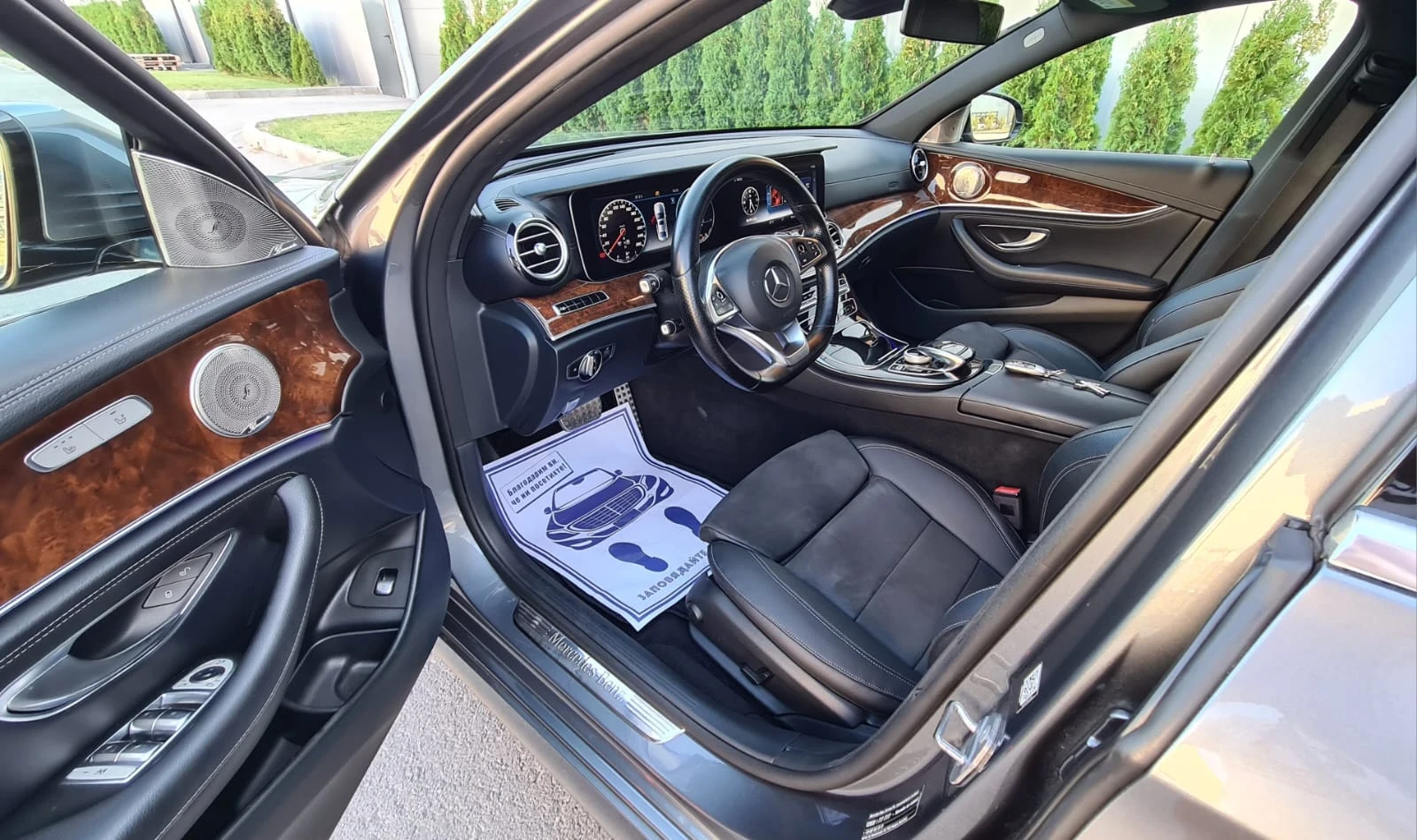Mercedes-Benz E 220 AMG 4MATIC - изображение 9