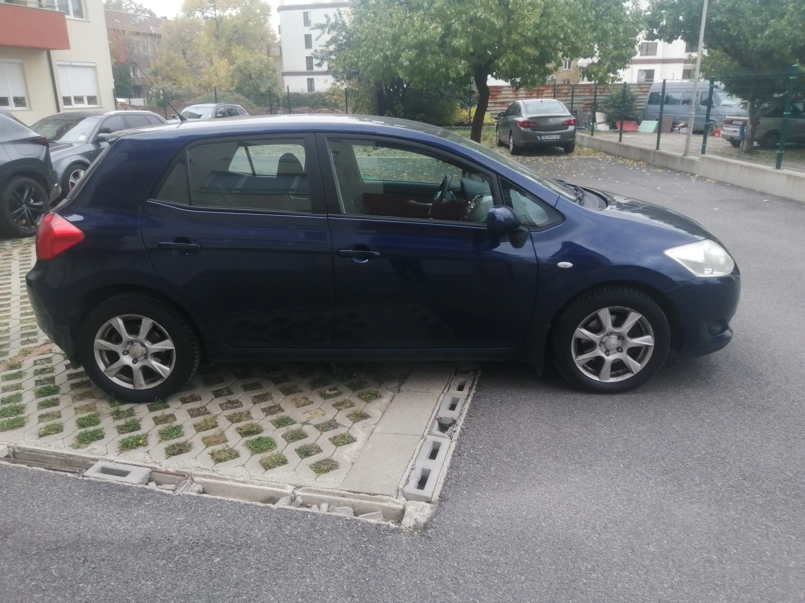 Toyota Auris 2.0 D-4D - изображение 5