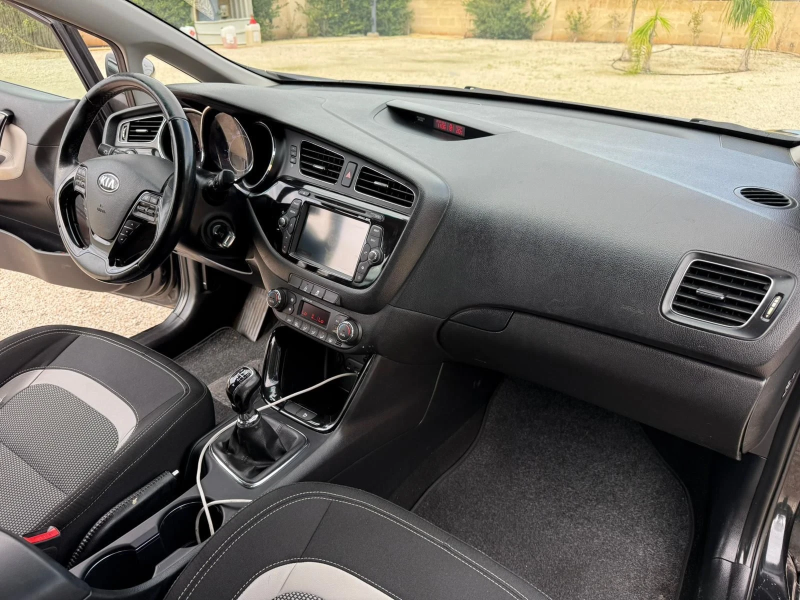 Kia Ceed | Mobile.bg � ����������� 11