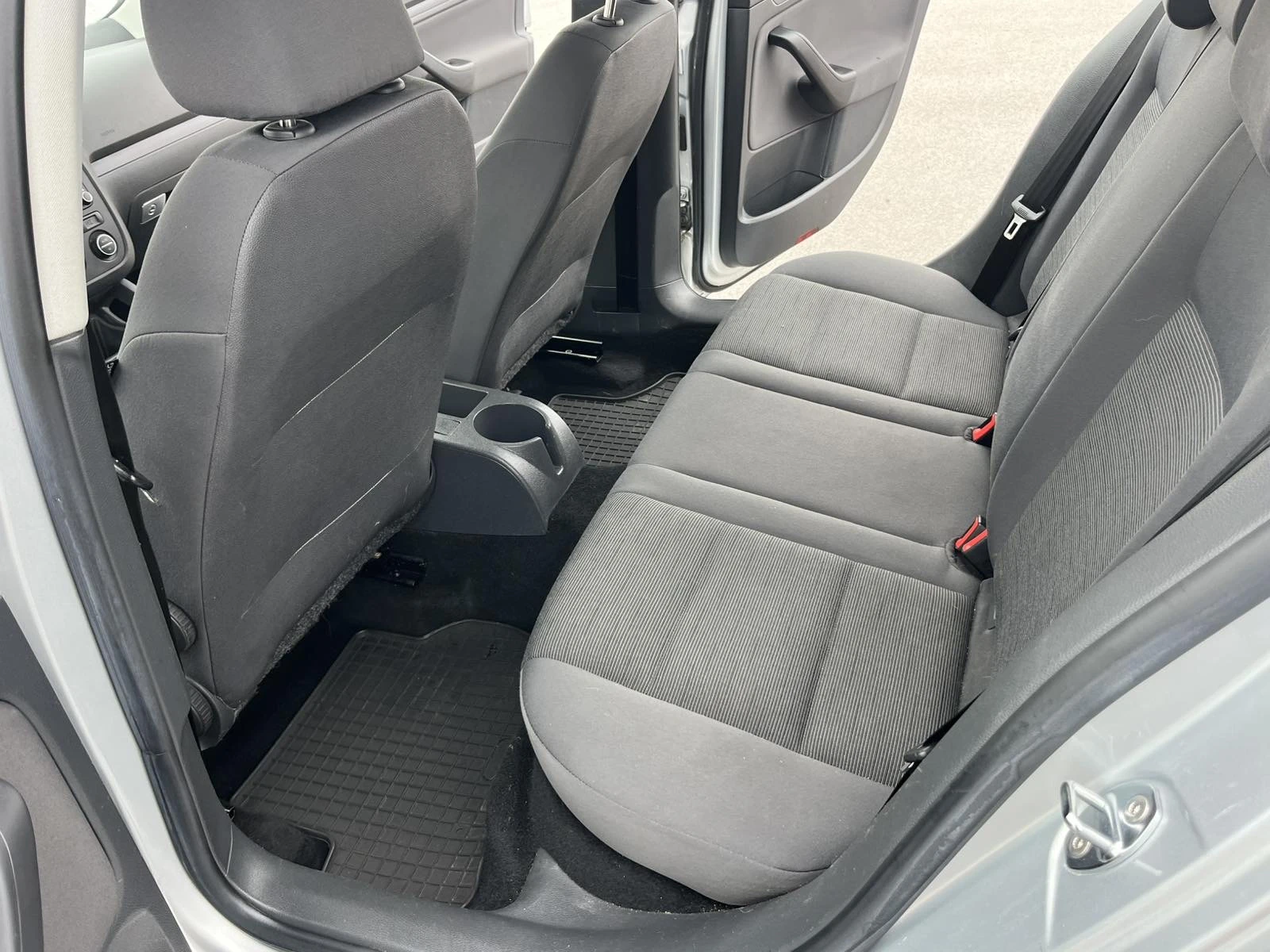 VW Golf 1.9TDI 105кс 4 MOTION 6 СКОРОСТИ КЛИМАТРОНИК  - изображение 9