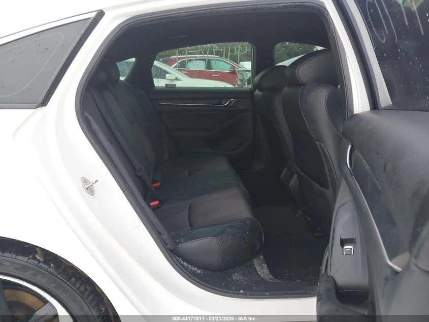 Honda Accord 2019 HONDA ACCORD SPORT, снимка 11 - Автомобили и джипове - 54095753