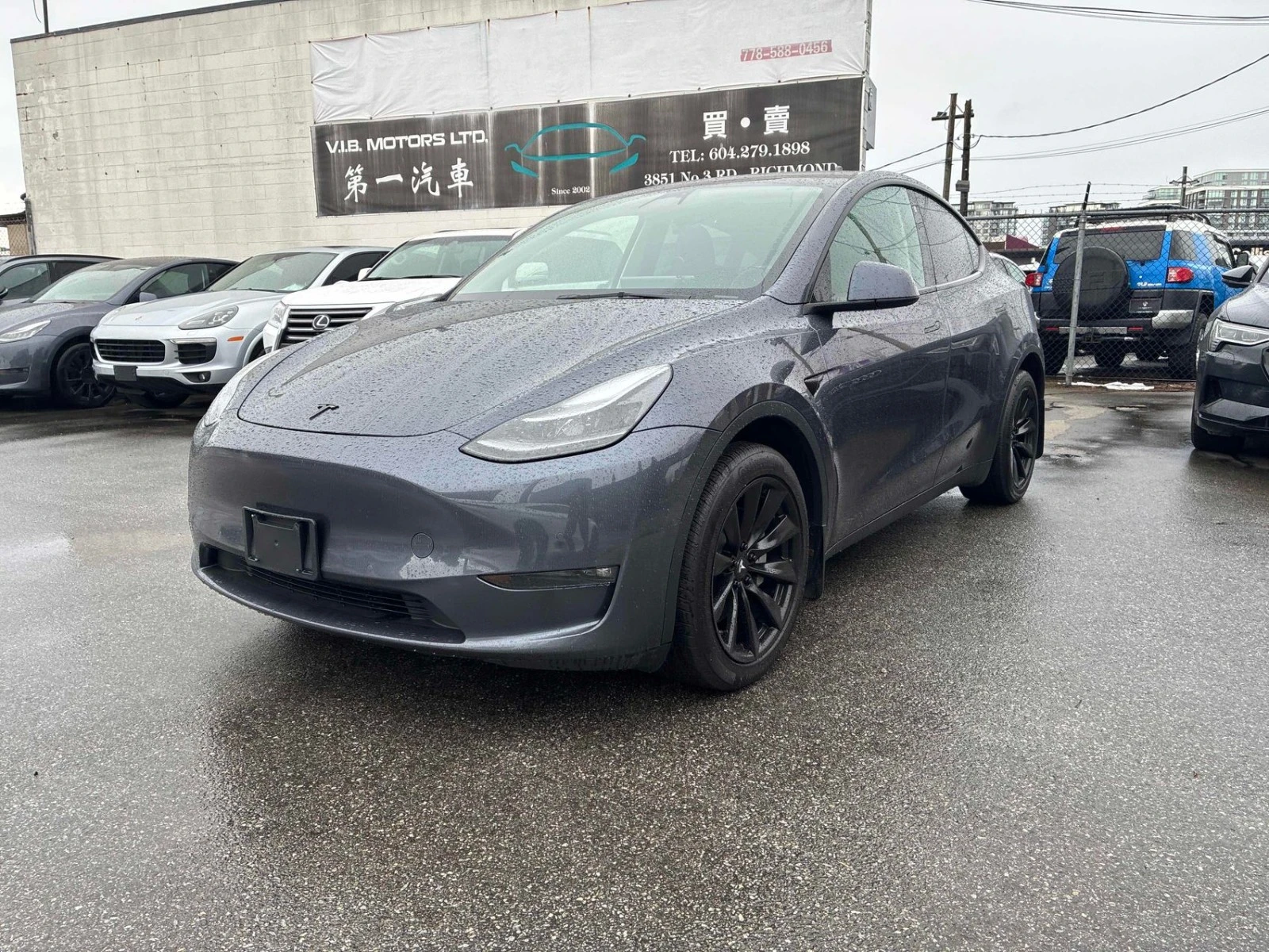Tesla Model Y LONG RANGE AWD