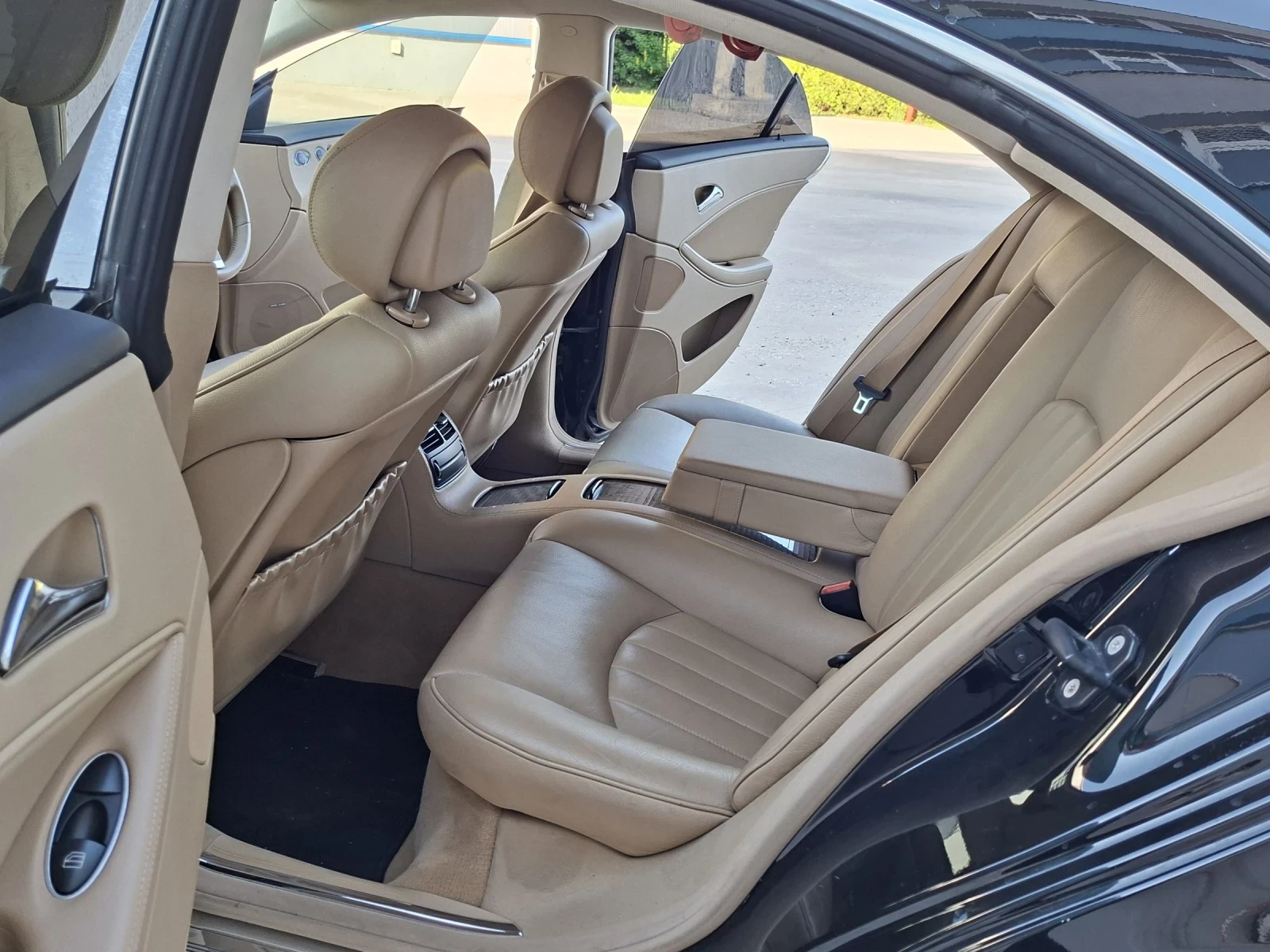 Mercedes-Benz CLS 350 Фейслифт, снимка 10 - Автомобили и джипове - 54447013