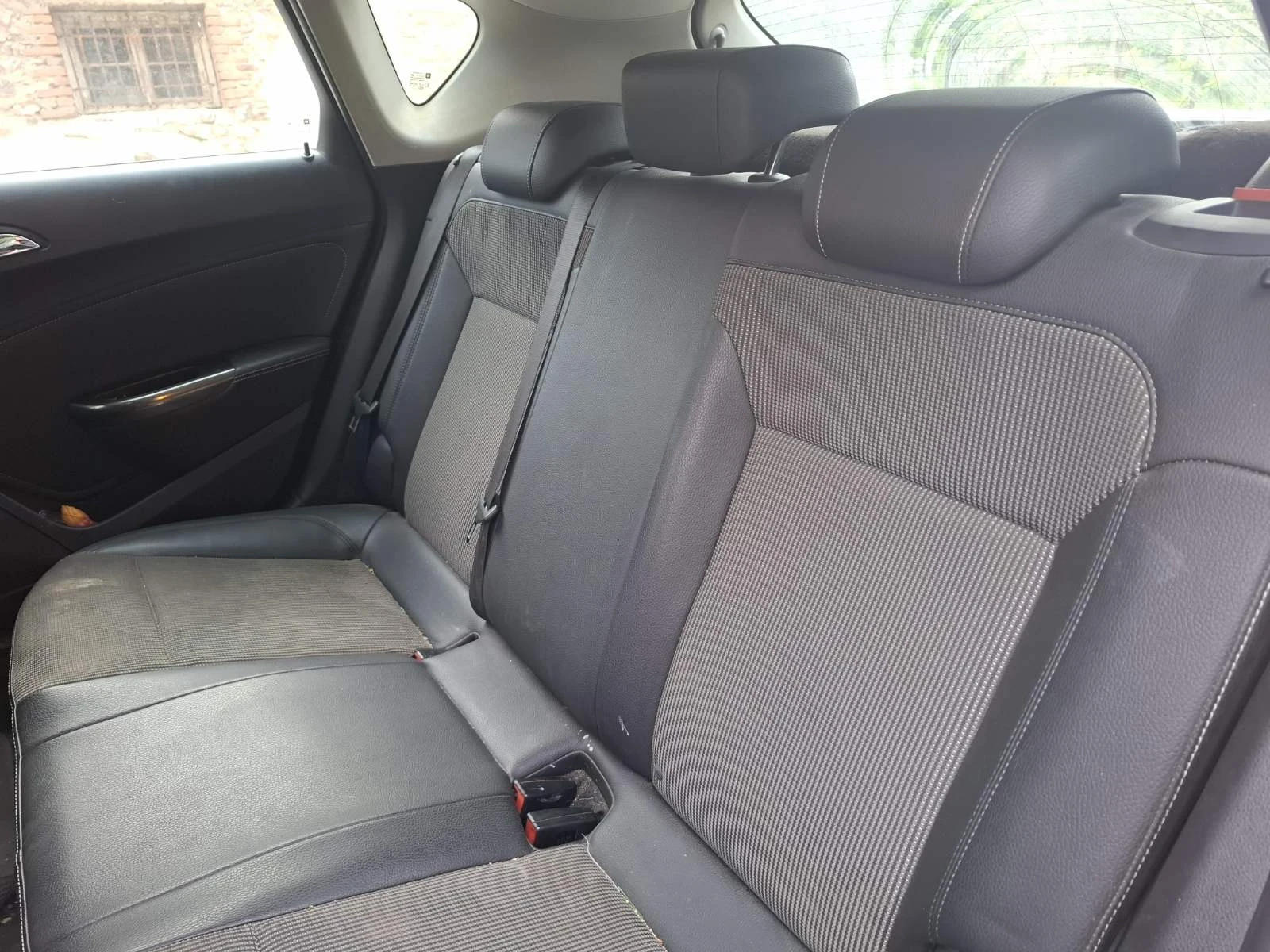 Opel Astra 1, 7cdti, снимка 7 - Автомобили и джипове - 54478865