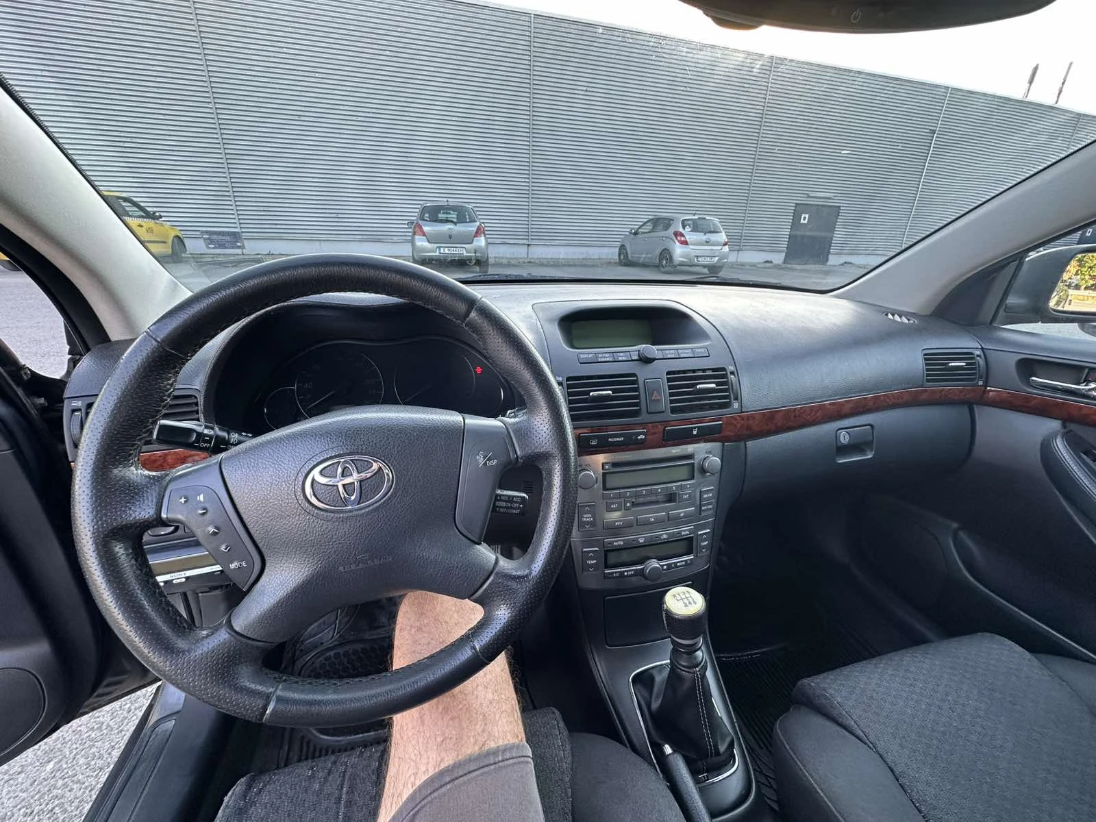 Toyota Avensis 2.2 D4D, снимка 12 - Автомобили и джипове - 54813811