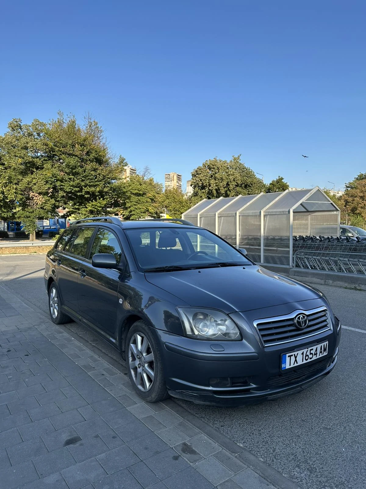 Toyota Avensis 2.2 D4D, снимка 2 - Автомобили и джипове - 54813811