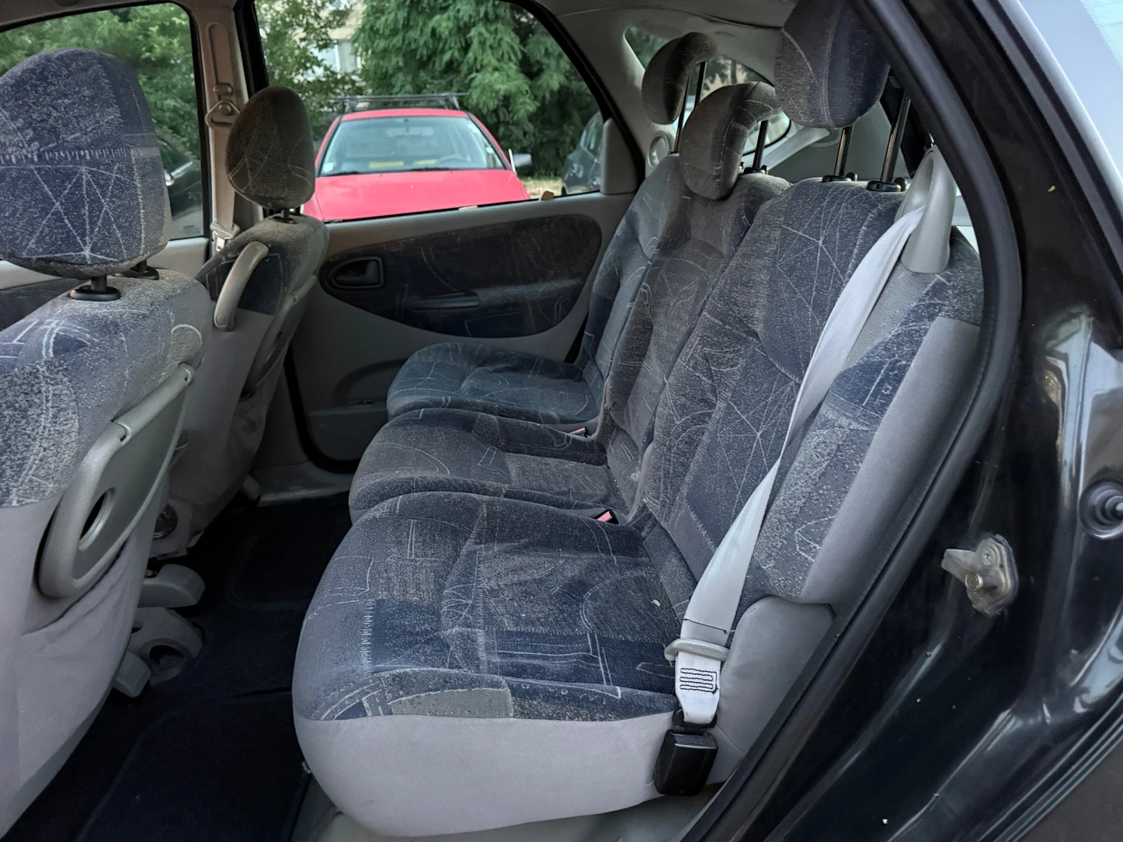 Renault Scenic 1.6 бензин, снимка 11 - Автомобили и джипове - 55380642