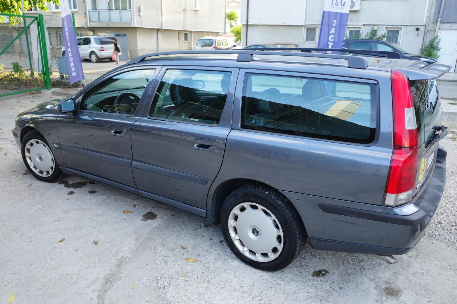 Volvo V70 2.4T, снимка 3 - Автомобили и джипове - 56442156