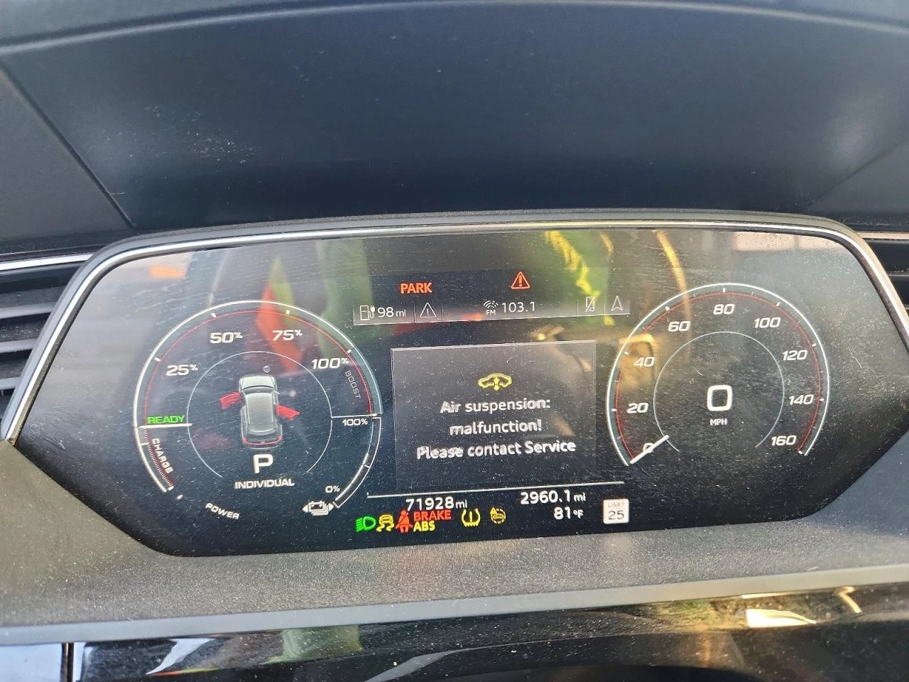 Audi E-Tron Premium Plus, снимка 9 - Автомобили и джипове - 56618873
