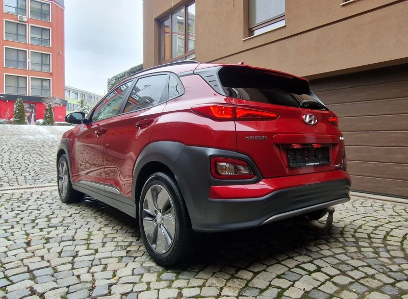 Hyundai Kona 64KW/Premium/SOH 99%/ШИБИДАХ/Теглич, снимка 4 - Автомобили и джипове - 48432853