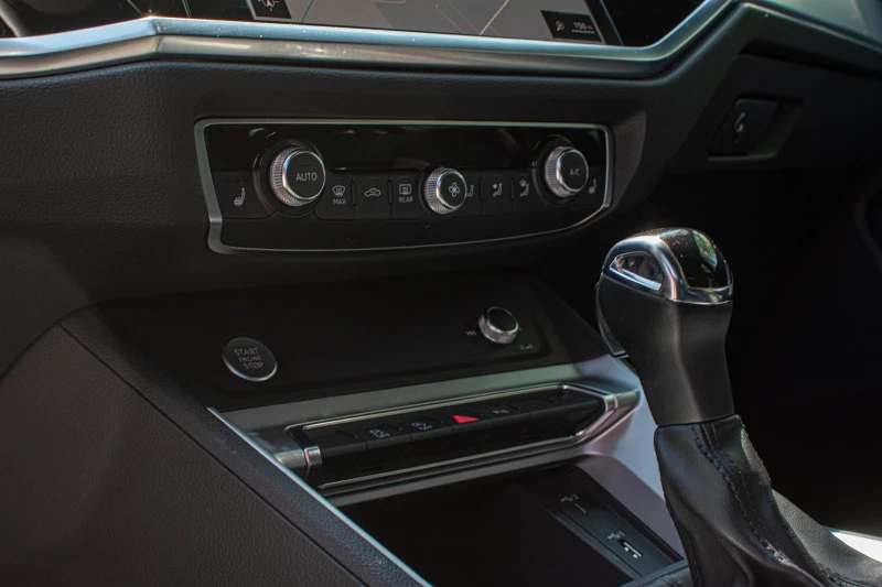 Audi Q3 1.5 TFSI S line, снимка 13 - Автомобили и джипове - 50338649