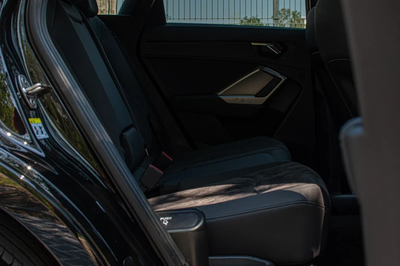 Audi Q3 1.5 TFSI S line, снимка 16 - Автомобили и джипове - 50338649