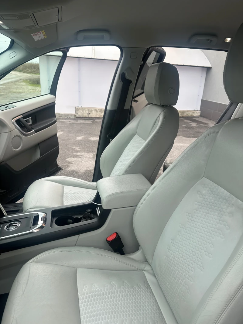 Land Rover Discovery Sport, снимка 10 - Автомобили и джипове - 52695946