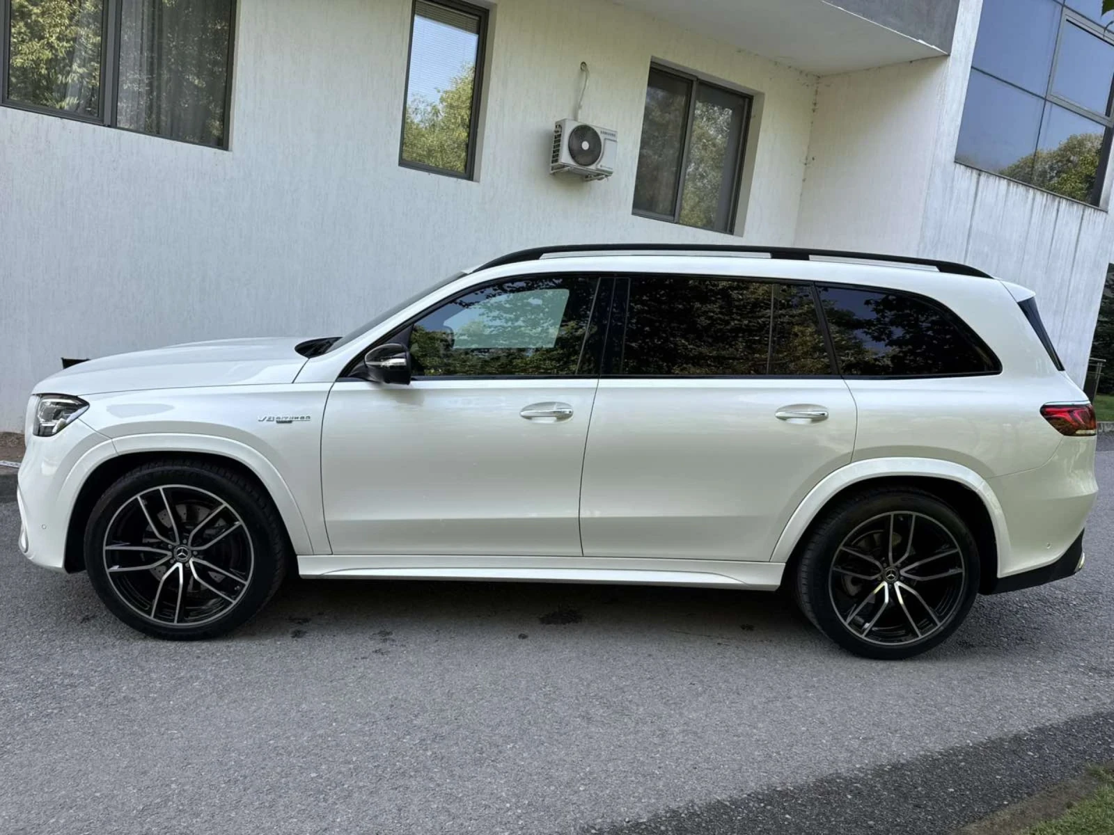 Mercedes-Benz GLS580 / 63 AMG OPTIC / ВСИЧКИ ЕКСТРИ - изображение 4