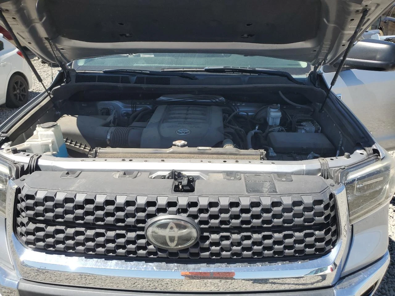 Toyota Tundra CREWMAX SR5 - изображение 10