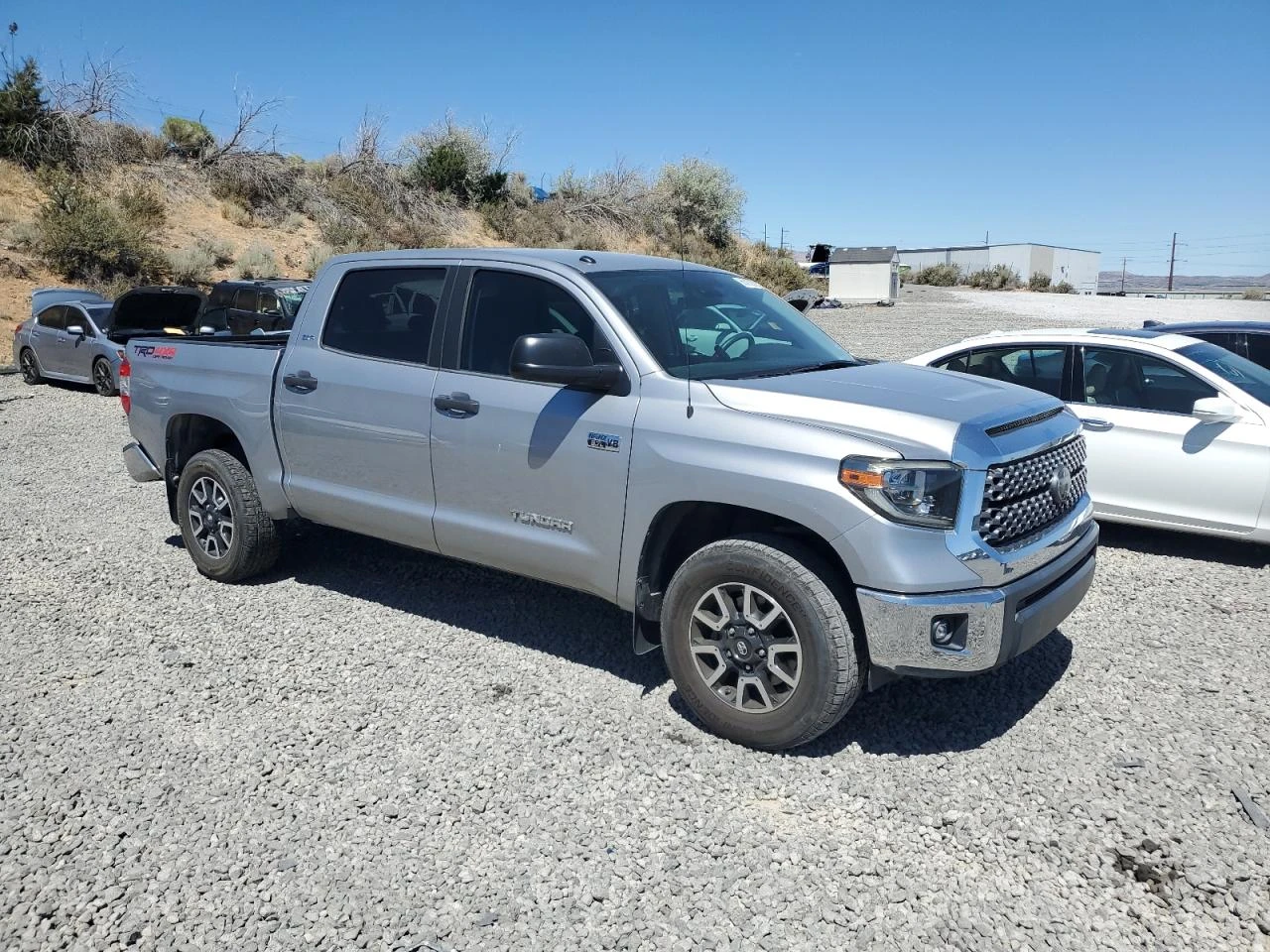 Toyota Tundra CREWMAX SR5 - изображение 3