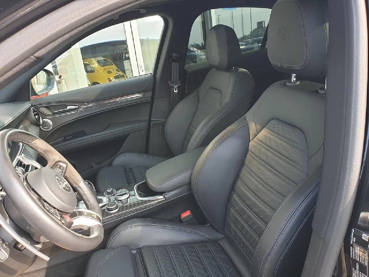 Alfa Romeo Stelvio QUADRIFOGLIO/510HP/Q4/PANO/CAM/AKRAPOVIC/H&K/544q, снимка 8 - Автомобили и джипове - 55457040