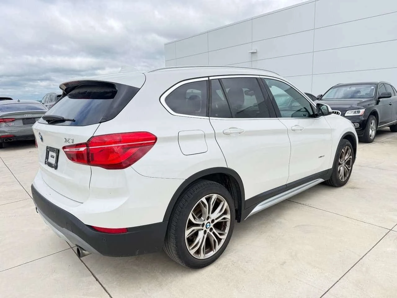 BMW X1 xDrive28i\Har/Kar\ЦЕНА ДО БГ\, снимка 5 - Автомобили и джипове - 55466430