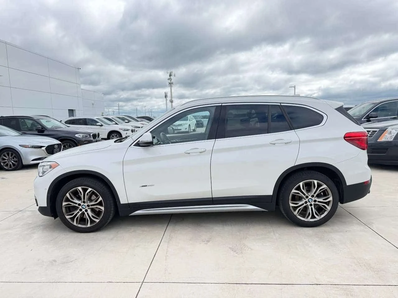BMW X1 xDrive28i\Har/Kar\ЦЕНА ДО БГ\, снимка 2 - Автомобили и джипове - 55466430