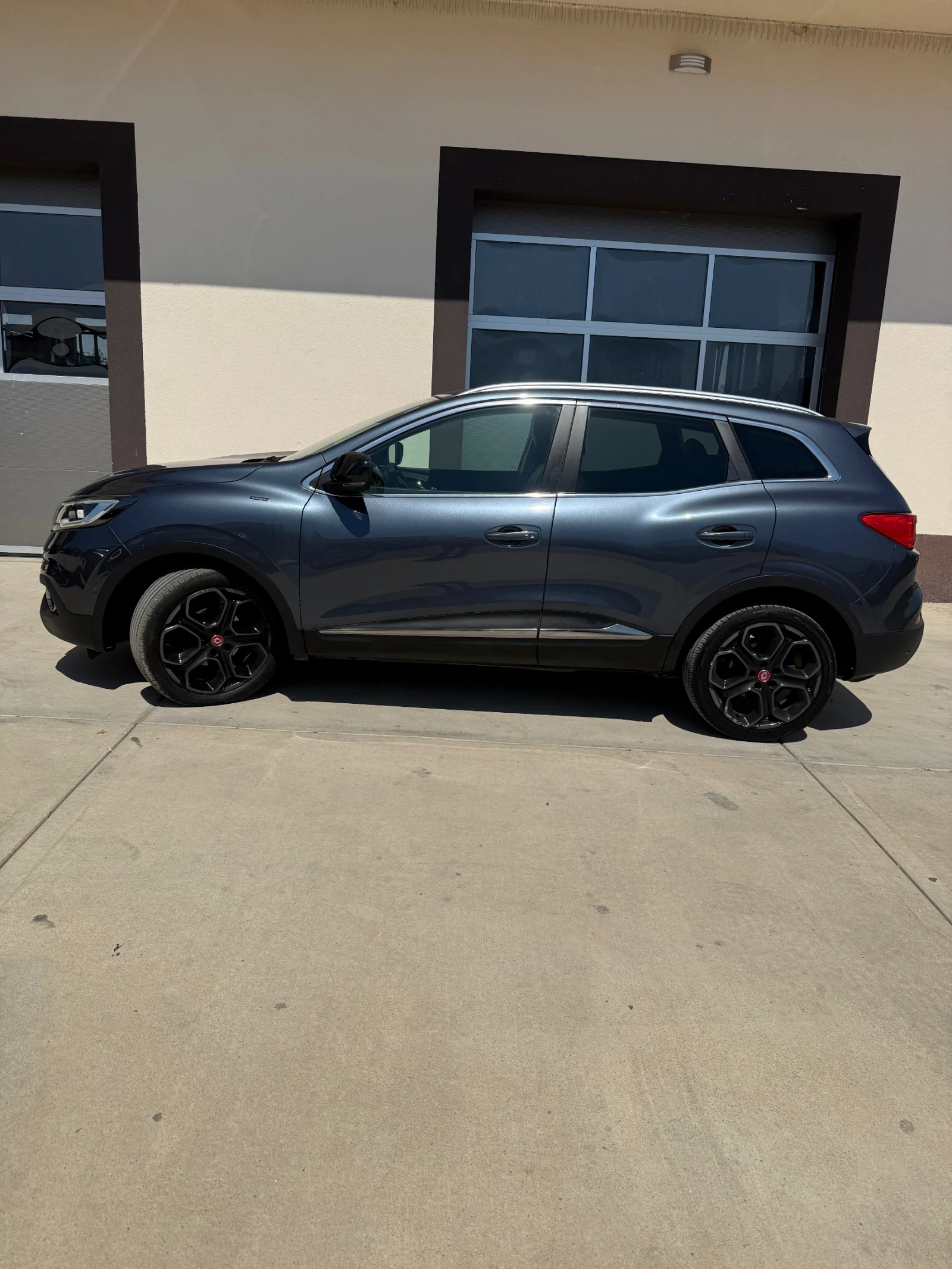 Renault Kadjar Hipnotic-FULL FULL, EURO6, снимка 4 - Автомобили и джипове - 55644775