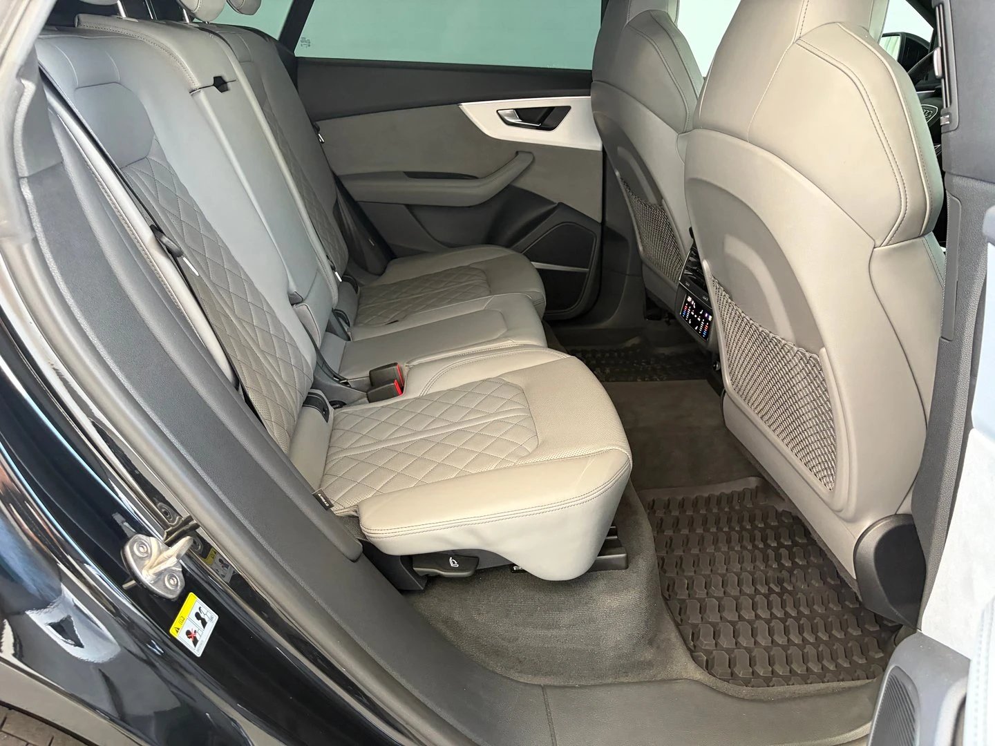 Audi Q8, снимка 8 - Автомобили и джипове - 56421843
