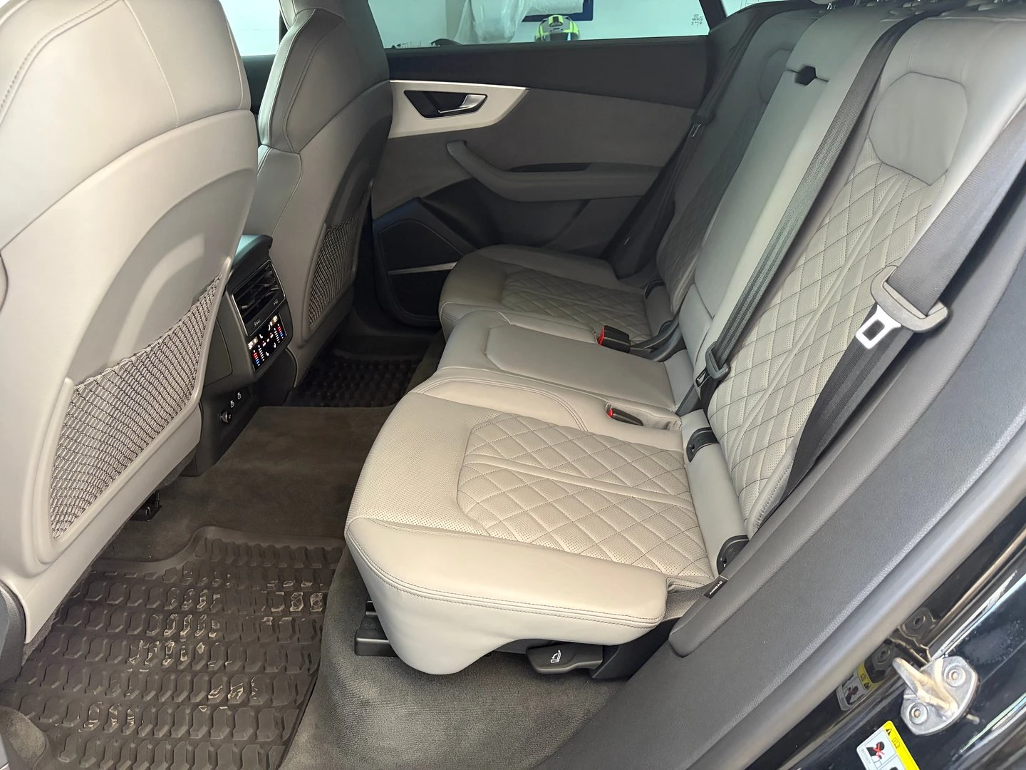 Audi Q8, снимка 9 - Автомобили и джипове - 56421843