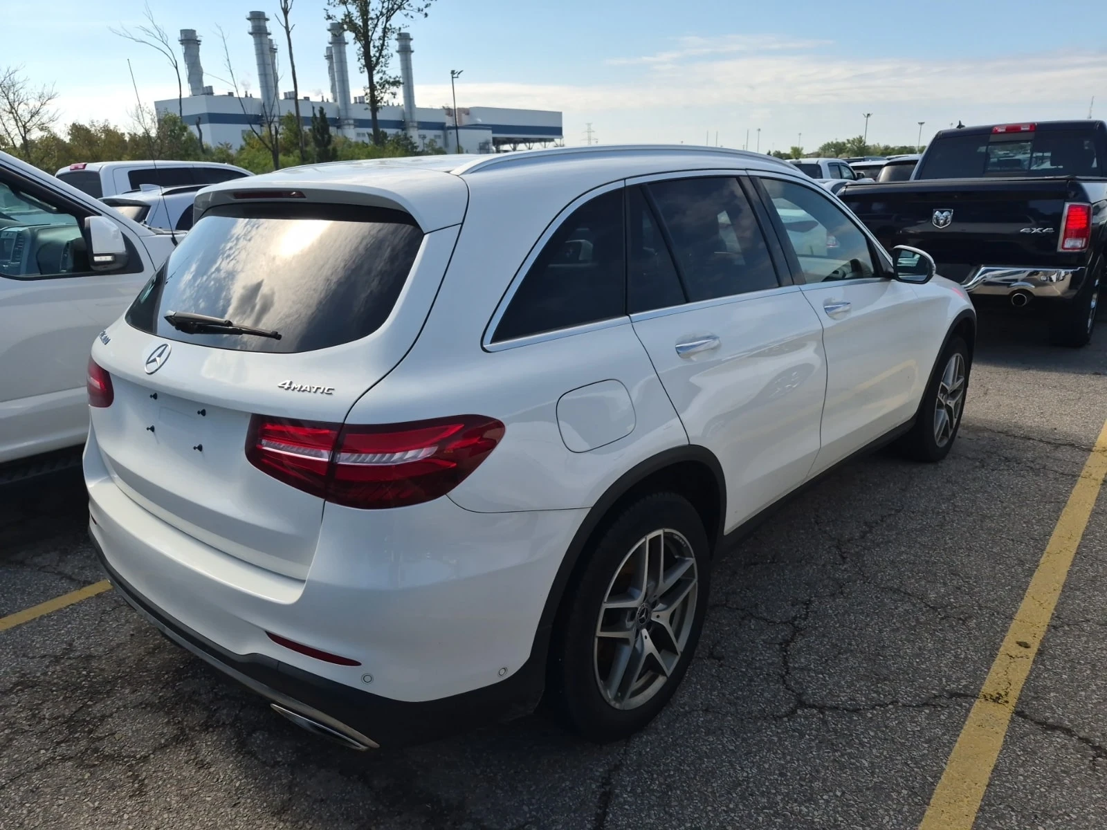 Mercedes-Benz GLC 300 CARFAX/ФИНАНСИРАНЕ, снимка 3 - Автомобили и джипове - 55983051
