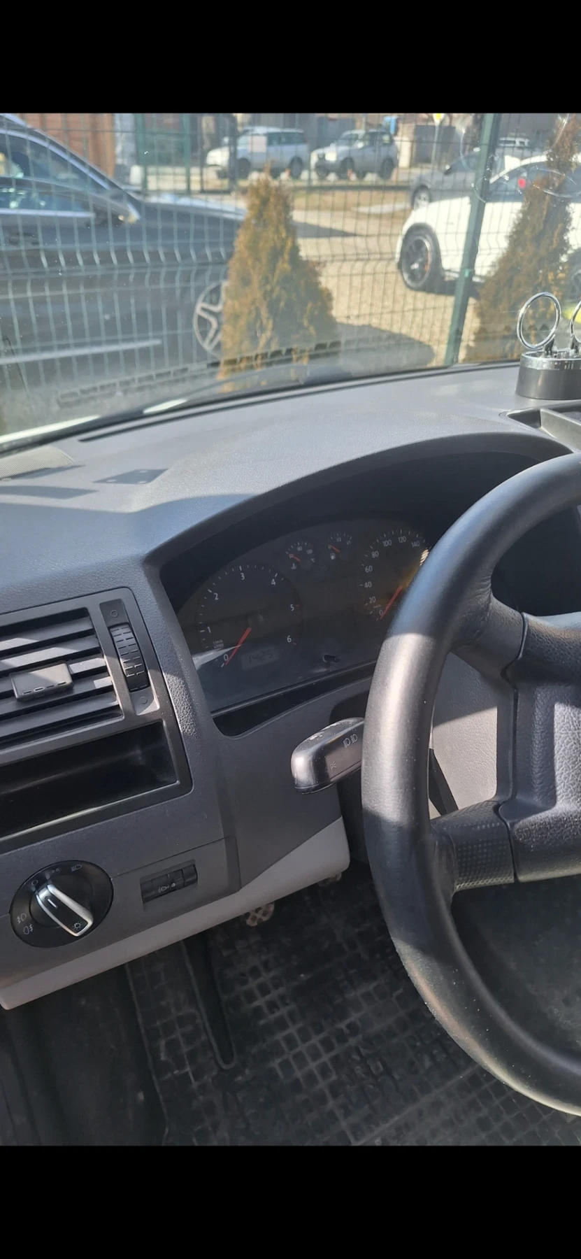 VW T5, снимка 5 - Бусове и автобуси - 54405043