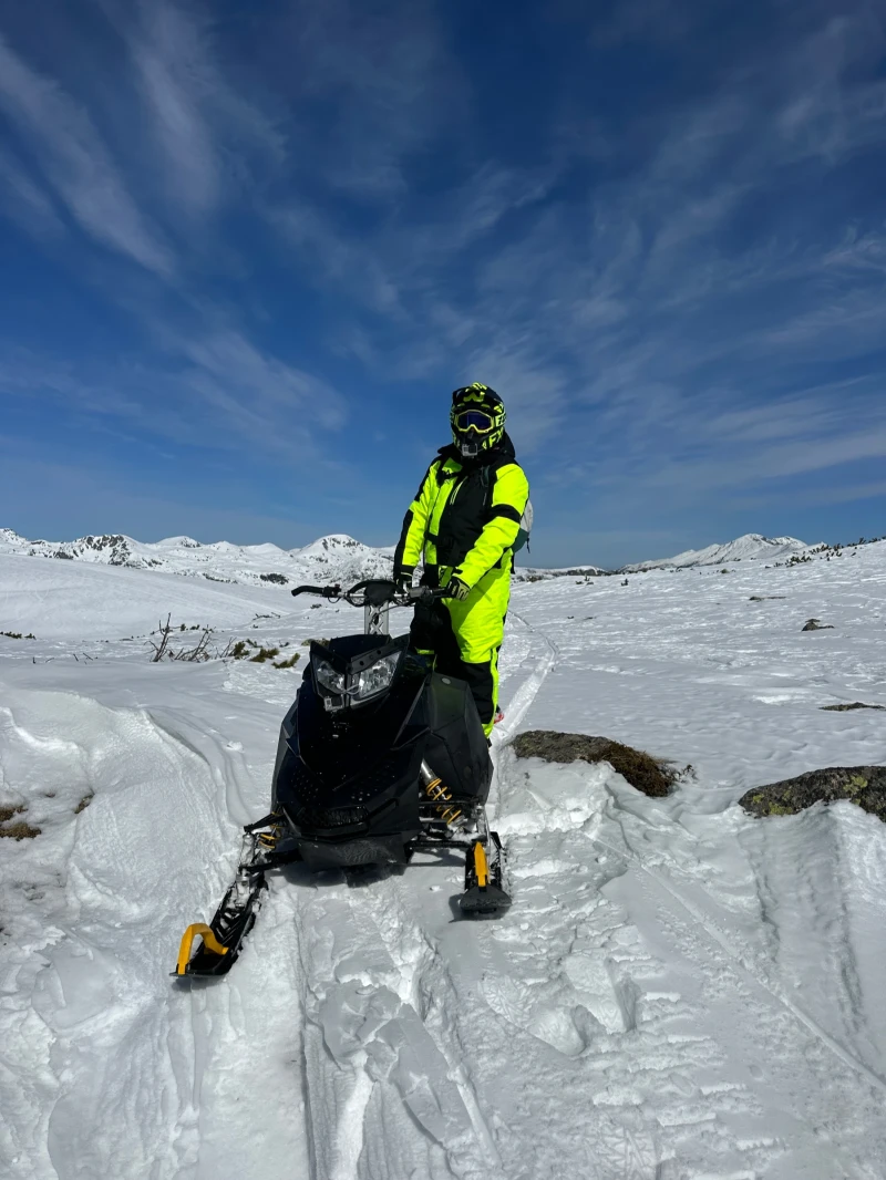 Ski-Doo Summit