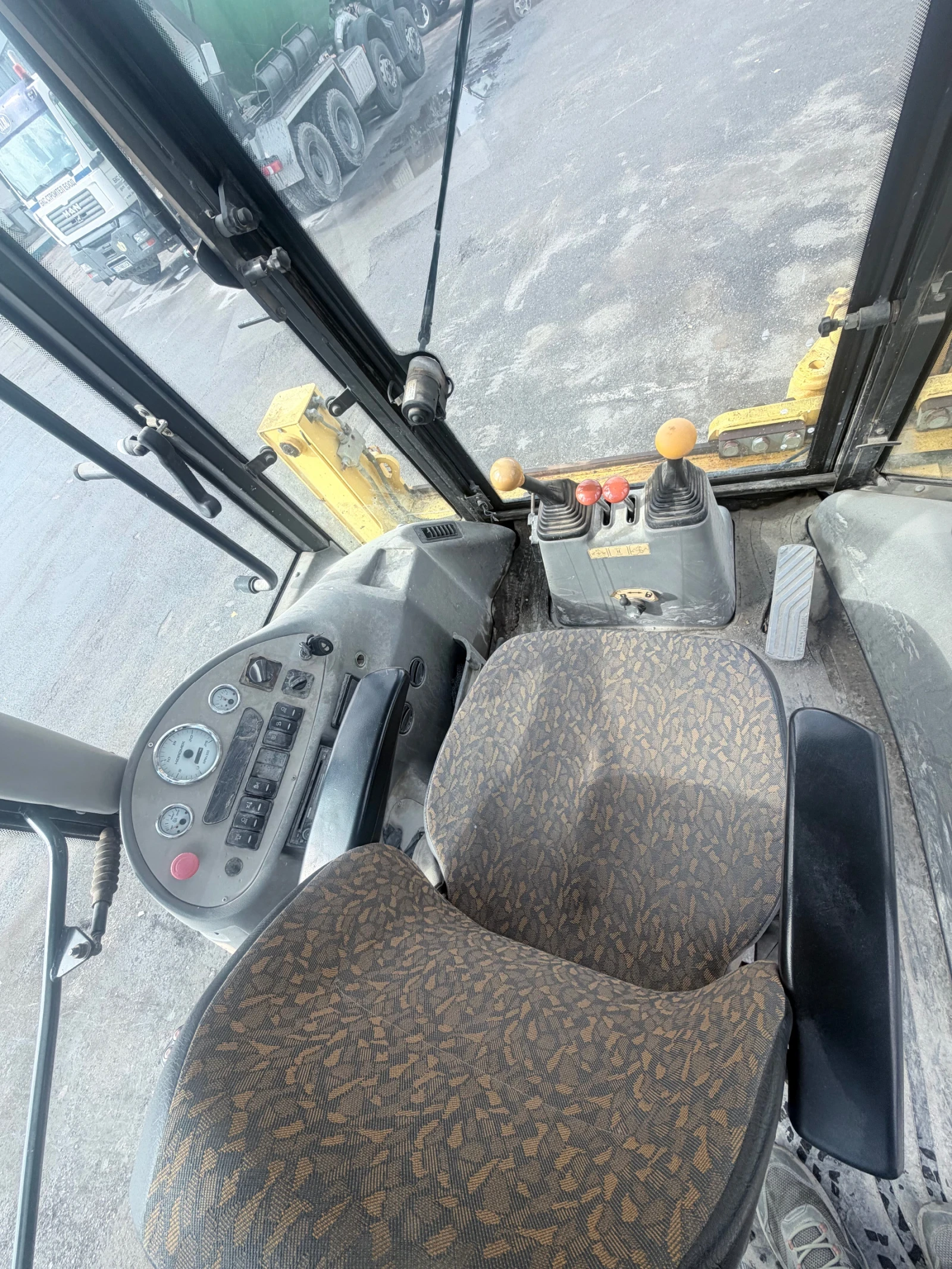 Багер Hidromek 102B, снимка 7 - Индустриална техника - 56531191