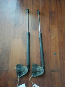 Амортисьори (амортисьор) заден капак Шкода Румстер и Фабия