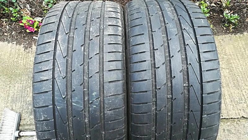 Гуми Летни 245/40R18, снимка 1 - Гуми и джанти - 25087000