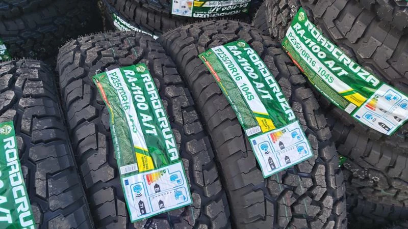 Гуми Всесезонни 235/70R16, снимка 4 - Гуми и джанти - 27924146