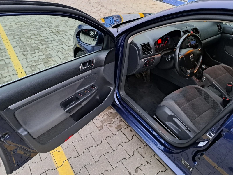 VW Golf 1.9 TDI, снимка 9 - Автомобили и джипове - 48455956